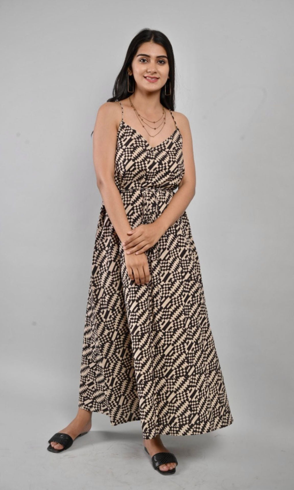 BLACK & WHITE DRESS