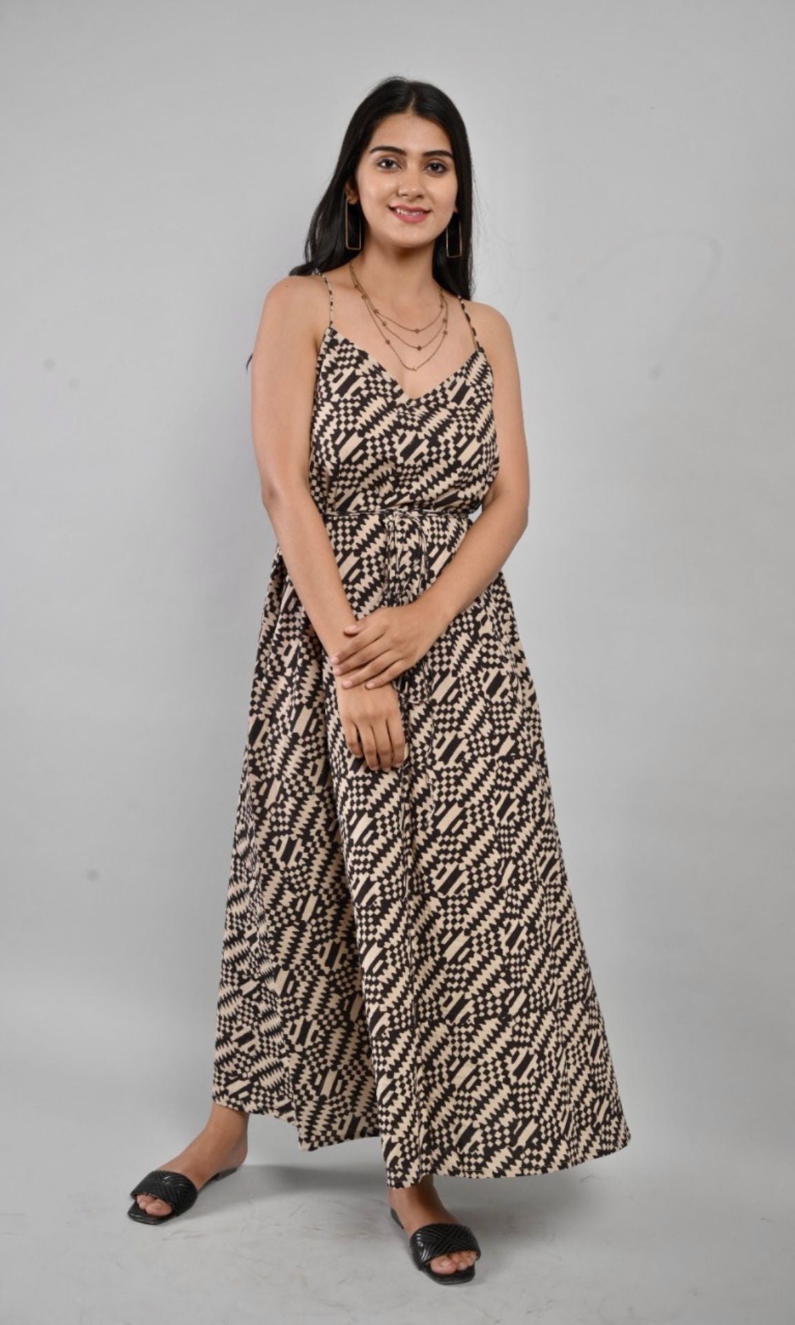BLACK & WHITE DRESS